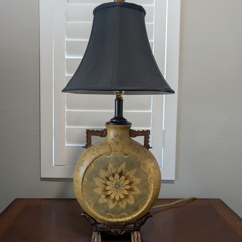 Ornate Black and Gold Decor Accent Lamp